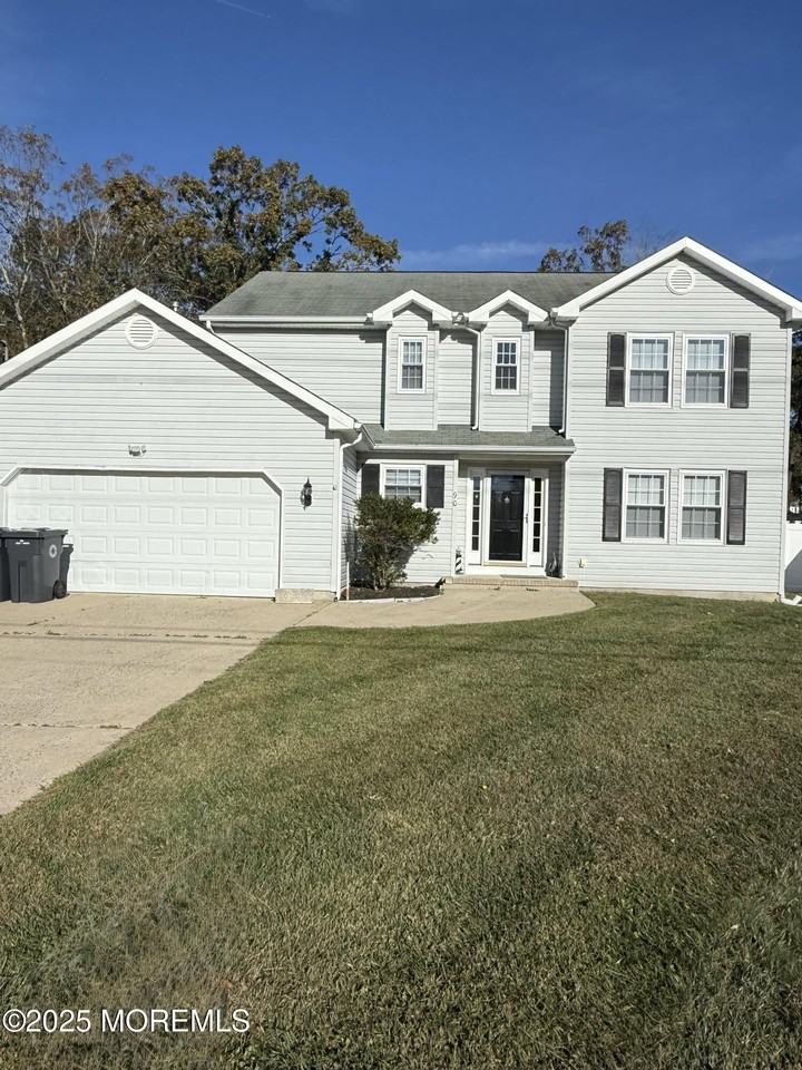90 Atlantis Ave - Photo 2 of 23