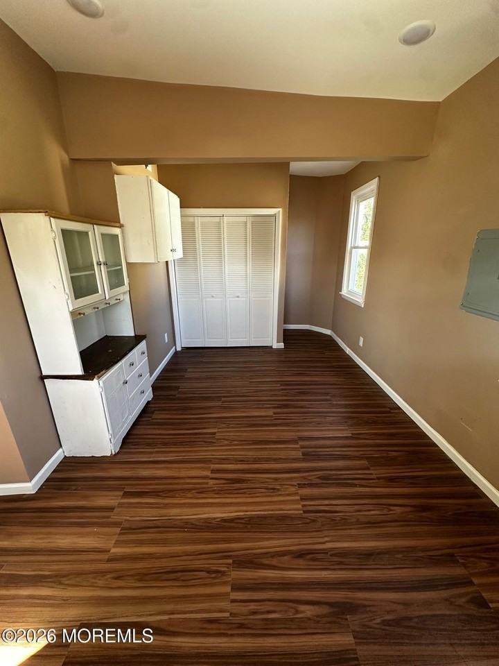214 Main St #2F - Photo 3 of 7
