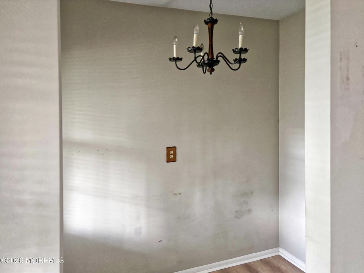 801D Balmoral Ct - Photo 5 of 26