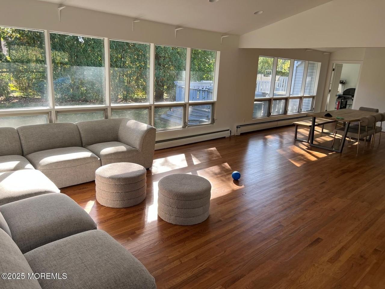 270 Jerome Ave - Photo 2 of 13