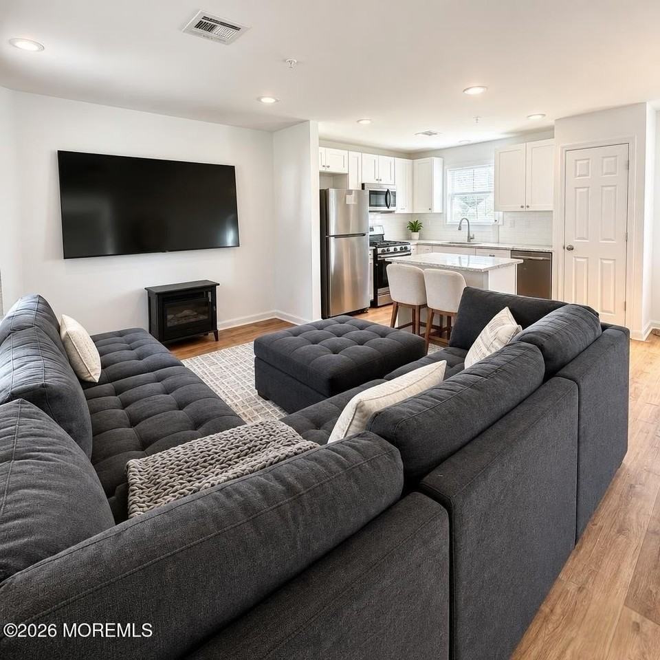 42 W Shore St - Photo 5 of 18