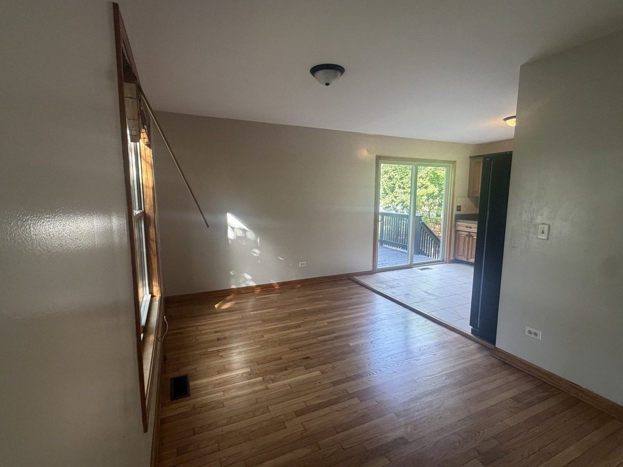 105 N Schmidt Rd - Photo 3 of 10