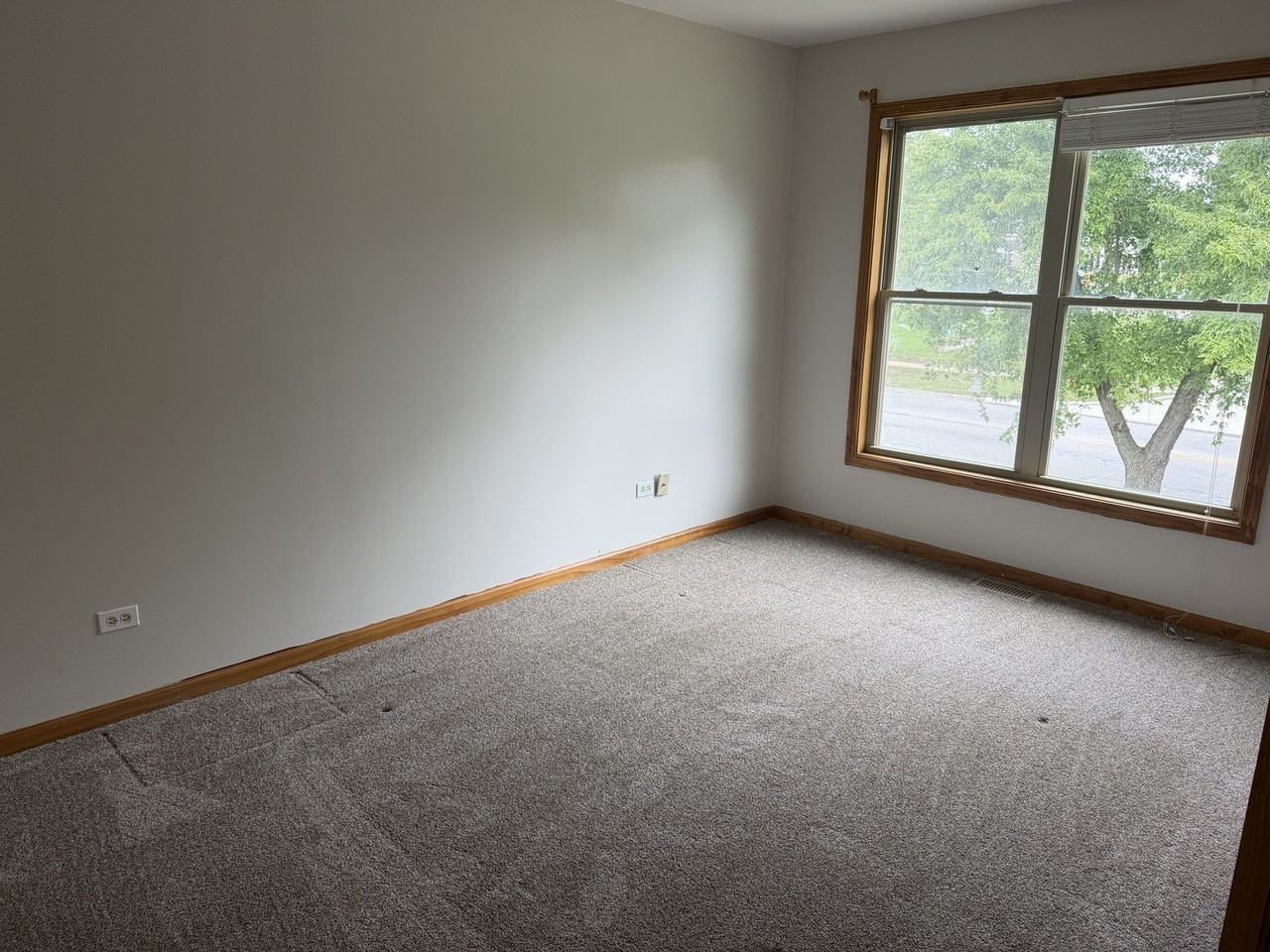 105 N Schmidt Rd - Photo 7 of 10