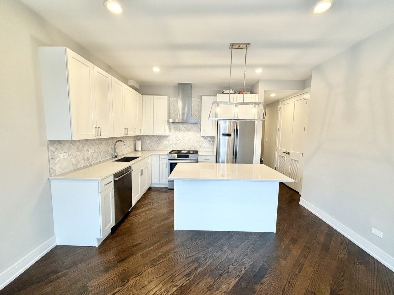 2303 W Wilcox St #2S - Photo 5 of 17