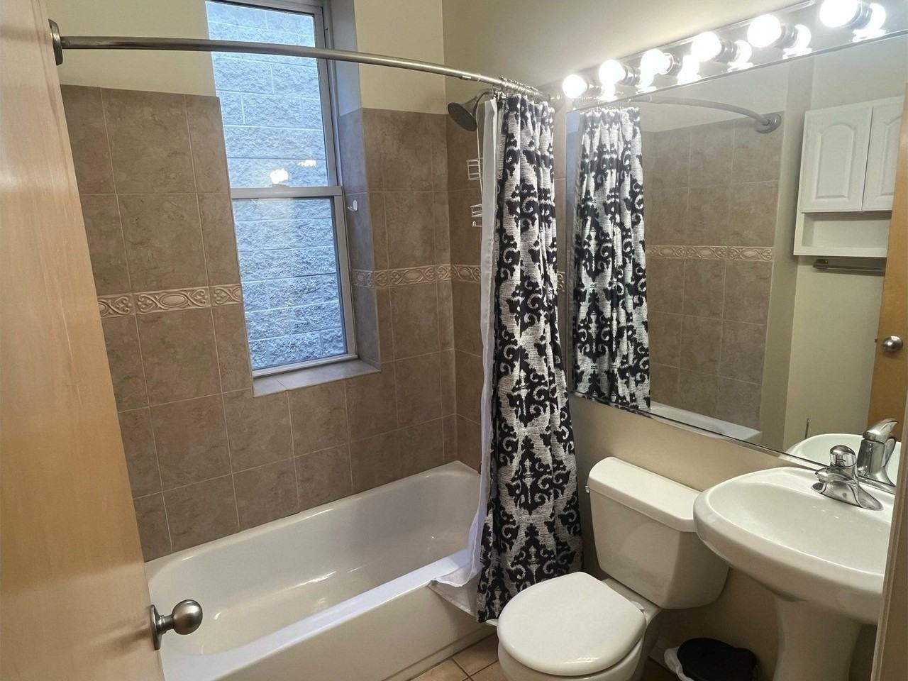 1934 N Hoyne Ave #2 - Photo 5 of 6