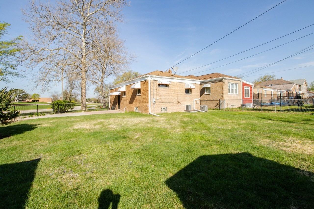 2337 Park Ave - Photo 3 of 29