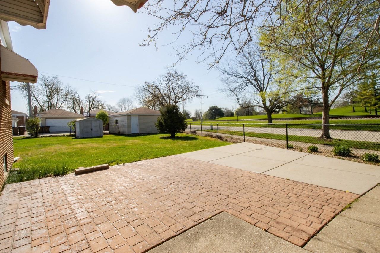 2337 Park Ave - Photo 4 of 29