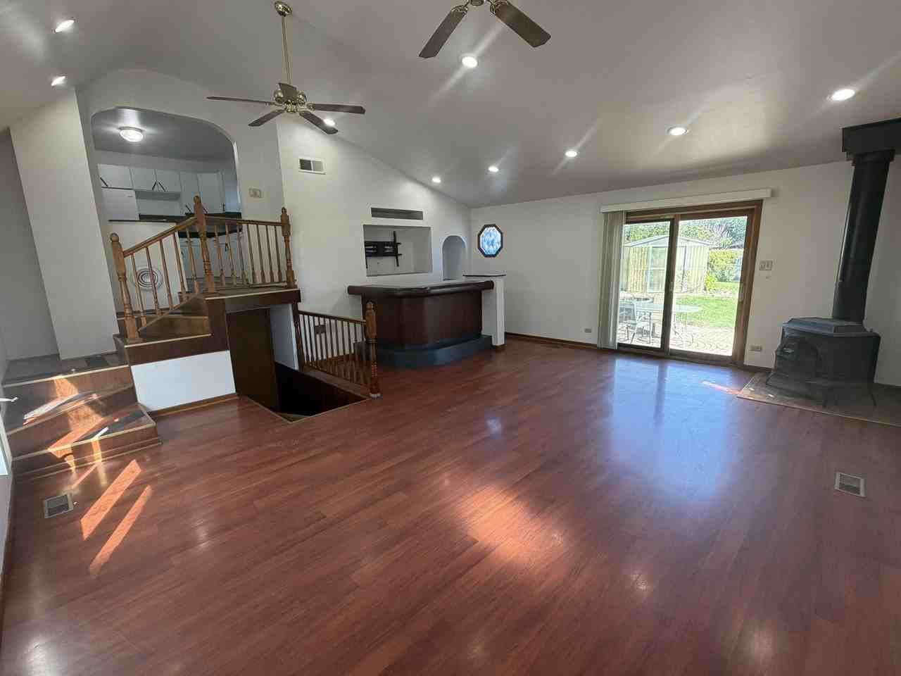 11407 S Avon Ave - Photo 4 of 23