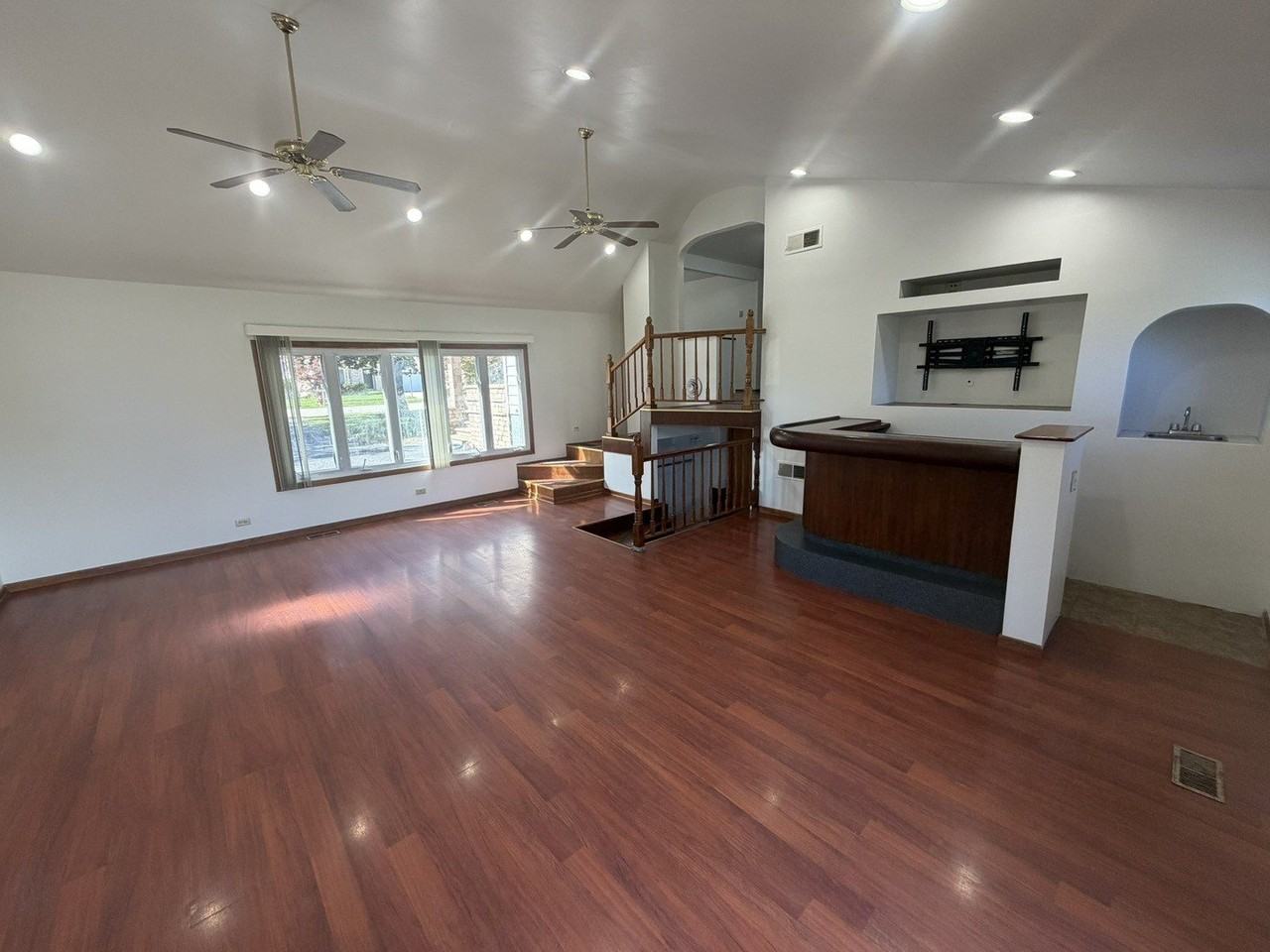 11407 S Avon Ave - Photo 5 of 23