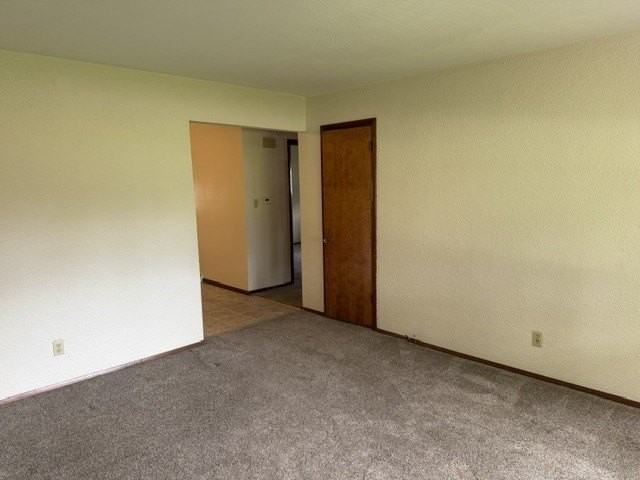 912 Luther Dr #B - Photo 4 of 13