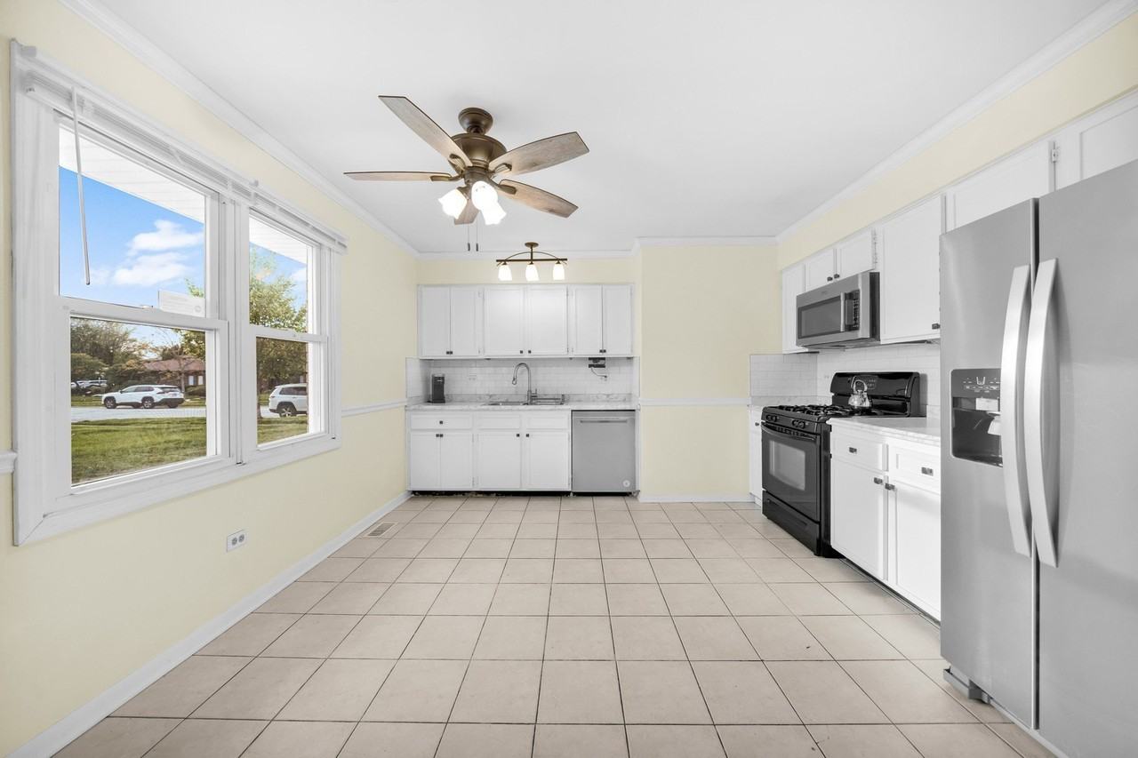 5911 W 125th Pl - Photo 4 of 23