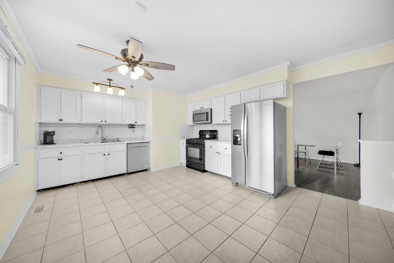 5911 W 125th Pl - Photo 5 of 23