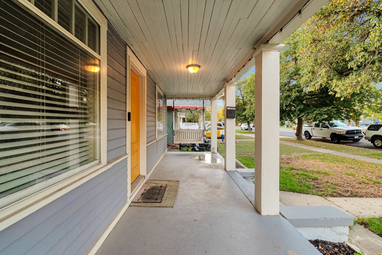 398 E St - Photo 4 of 24