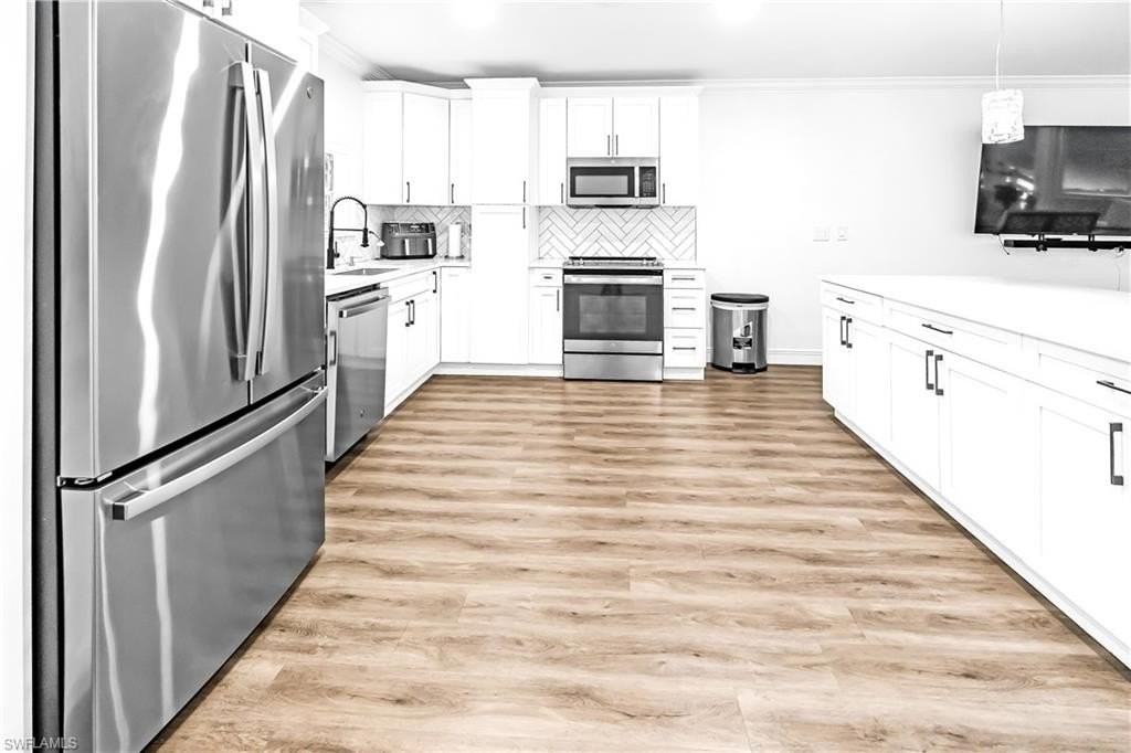 1030 39th St Sw - Photo 3 of 24