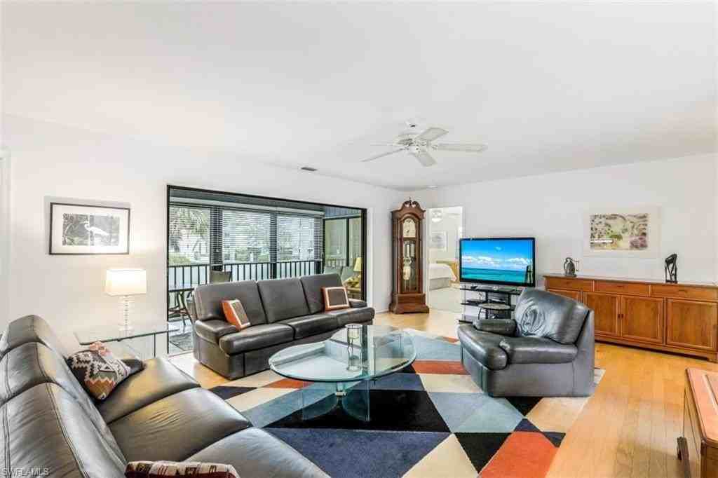 880 8th Ave S #101 - Photo 4 of 20