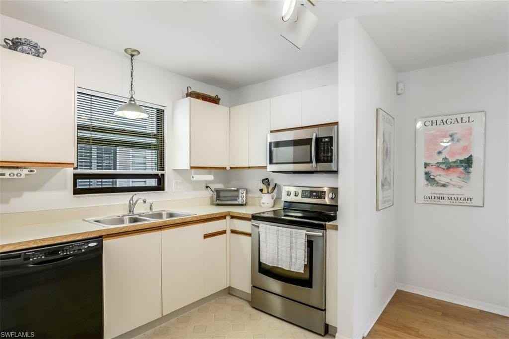 880 8th Ave S #101 - Photo 6 of 20