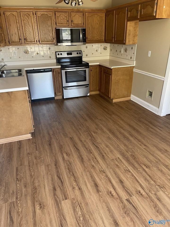 12826 Dickens Ln - Photo 3 of 11
