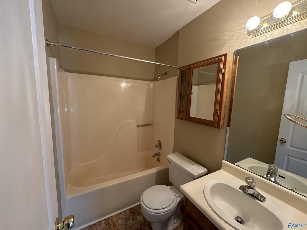 12826 Dickens Ln - Photo 6 of 11