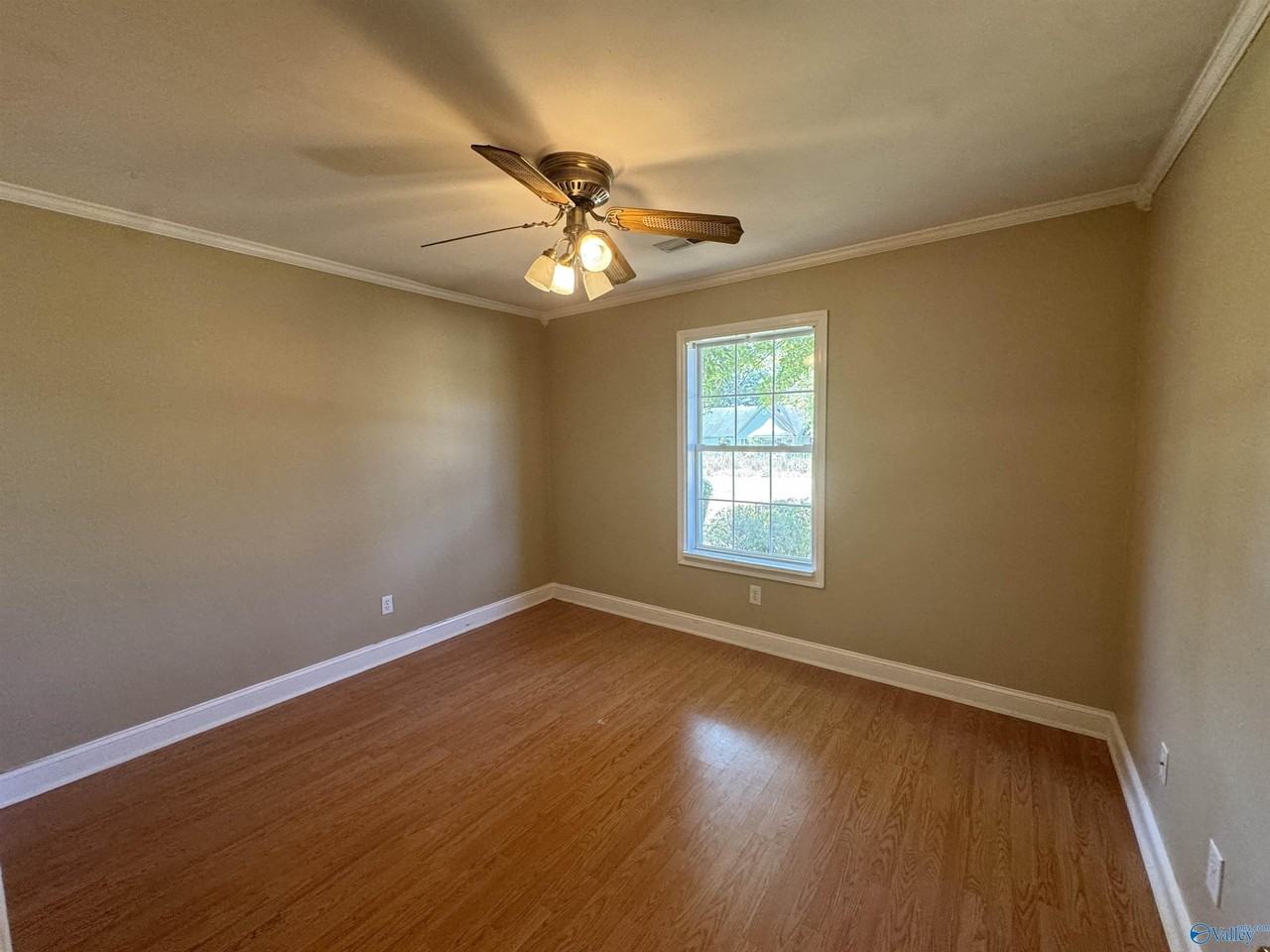 12826 Dickens Ln - Photo 7 of 11