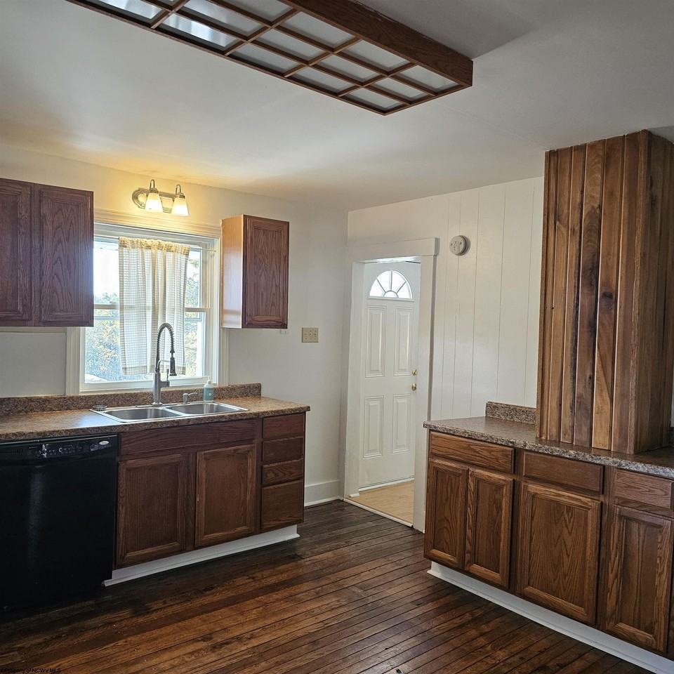 91 Cales Rd - Photo 6 of 13