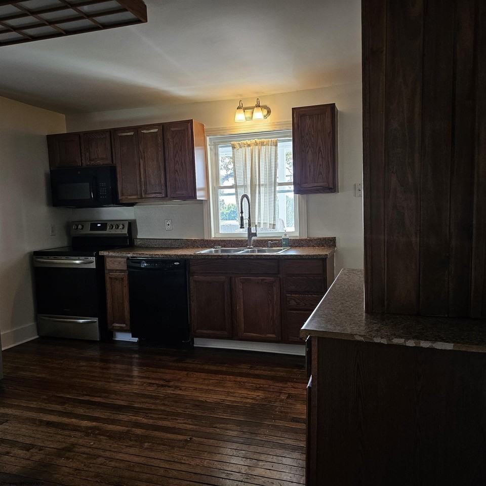 91 Cales Rd - Photo 7 of 13