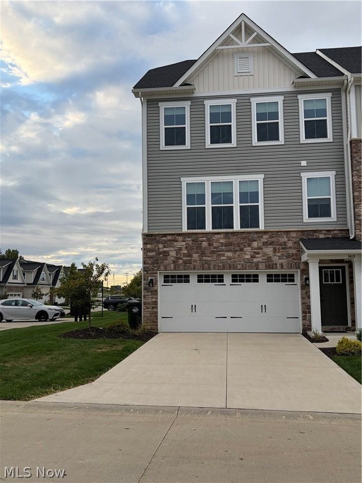 3419 Links Dr - Photo 2 of 29