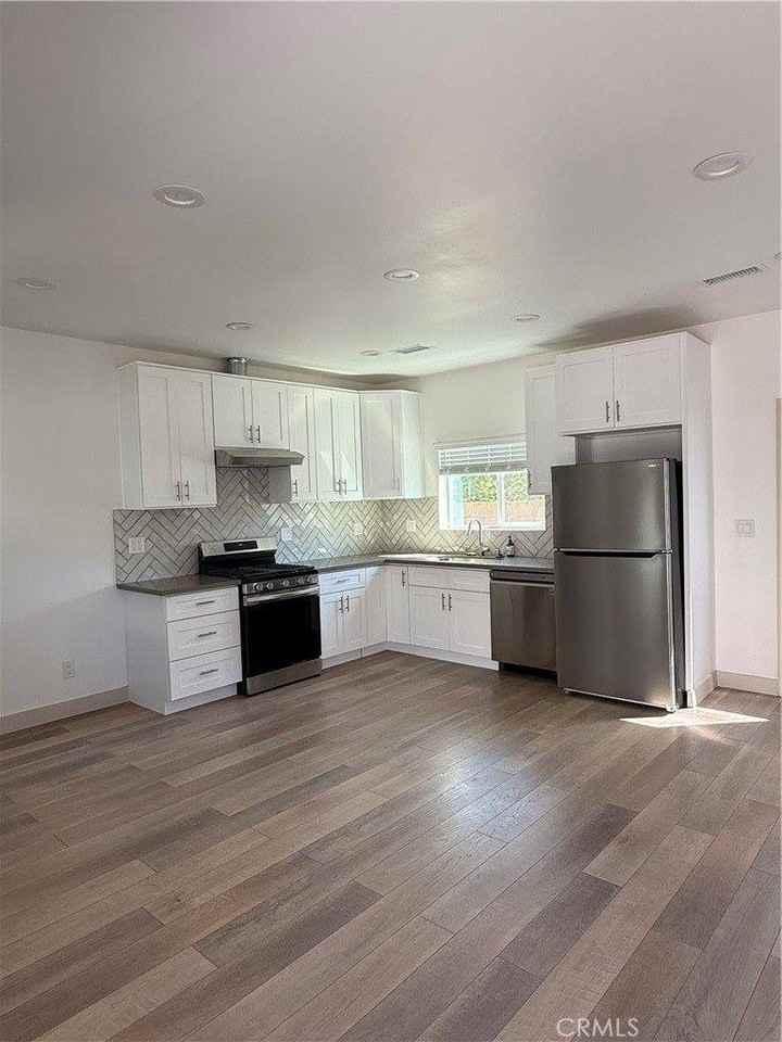 2348 Angelcrest Dr - Photo 4 of 22