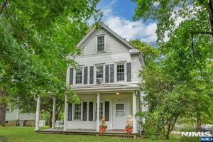 featured image of 370 Sicomac Ave