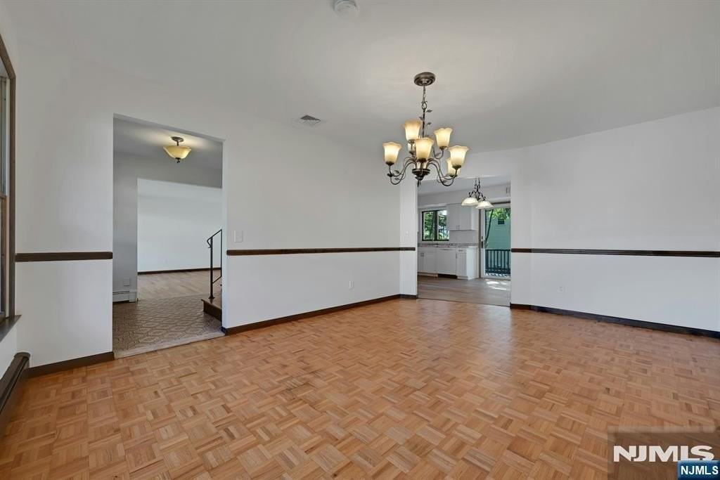 60 Gordon Ave #B - Photo 5 of 24