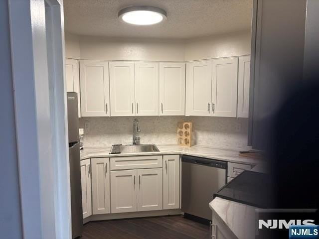 216 Harmon Cove Tower - Photo 6 of 20