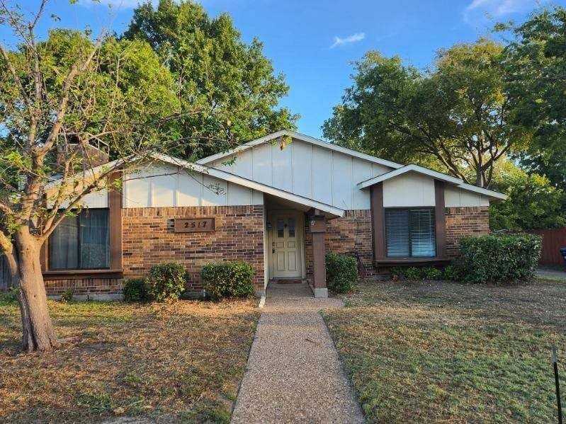 2517 Hollydale Dr
