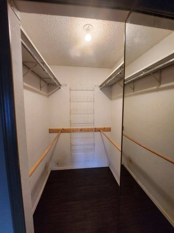 2517 Hollydale Dr - Photo 7 of 10