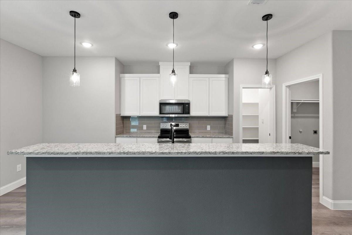 7919 Kiska St - Photo 5 of 24