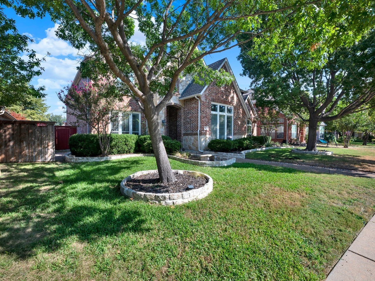 10222 Plainsman Ln - Photo 4 of 40