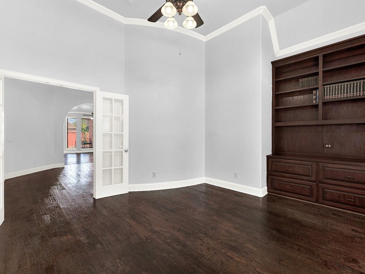 10222 Plainsman Ln - Photo 7 of 40