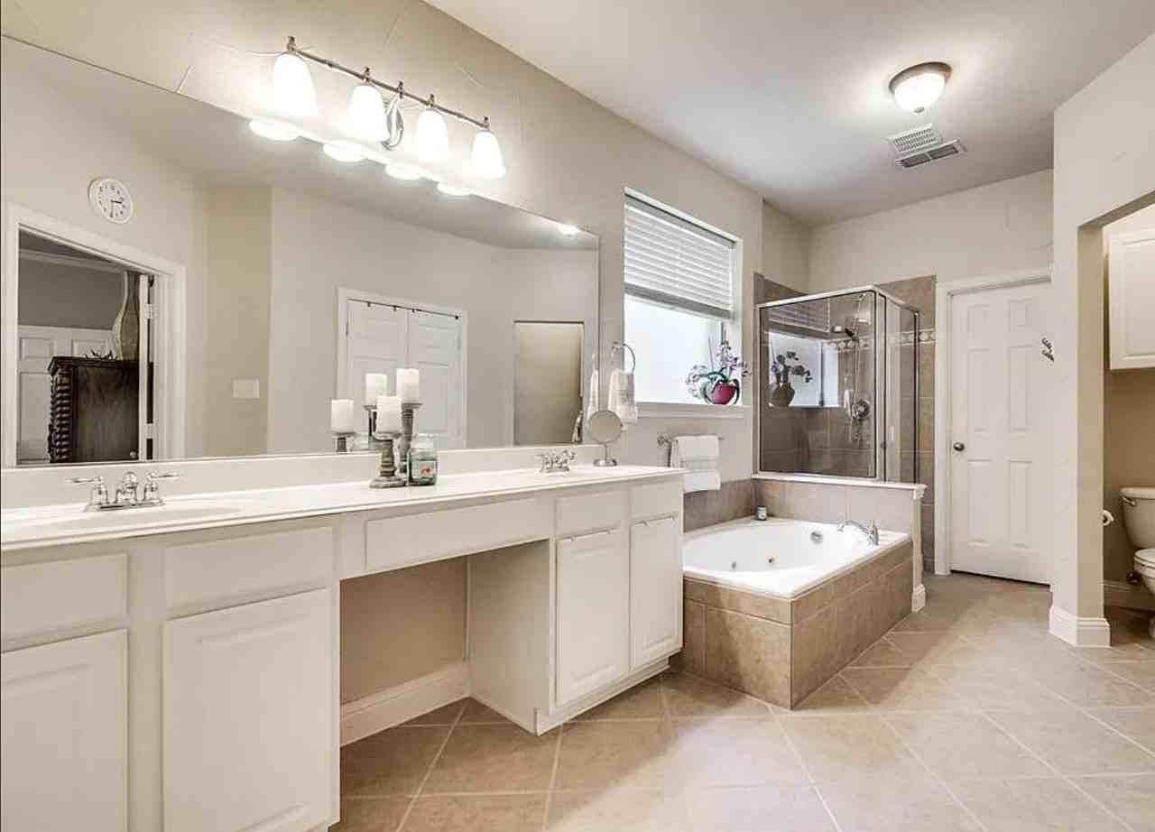 7043 Orion Dr - Photo 4 of 14