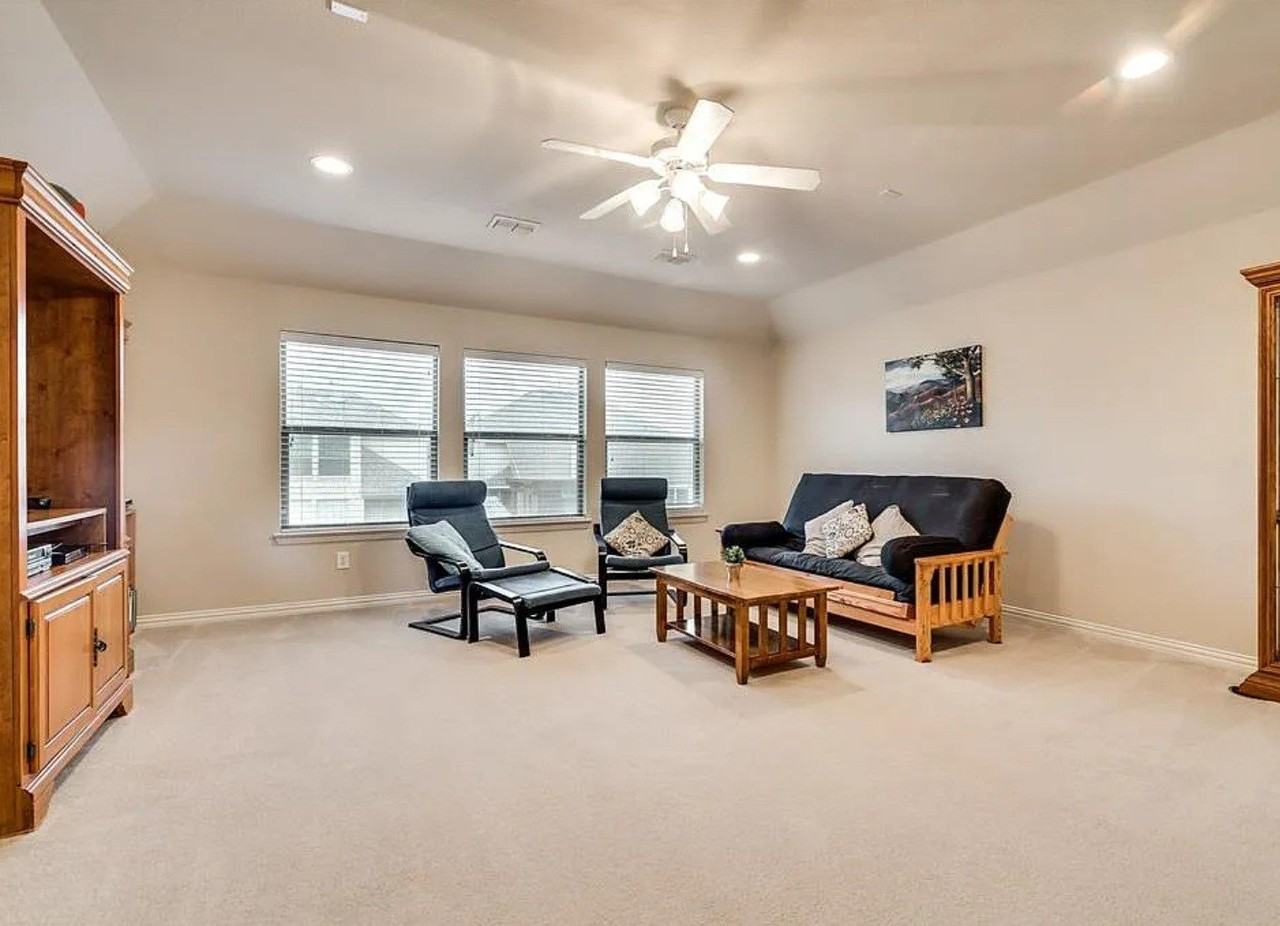 7043 Orion Dr - Photo 5 of 14