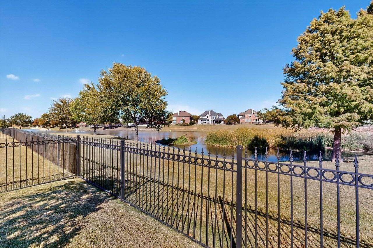 3412 Continental Dr - Photo 5 of 29