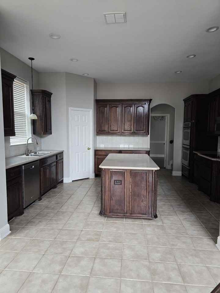 3412 Continental Dr - Photo 7 of 29