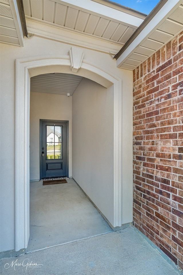 242 Berkshire Pl - Photo 2 of 19