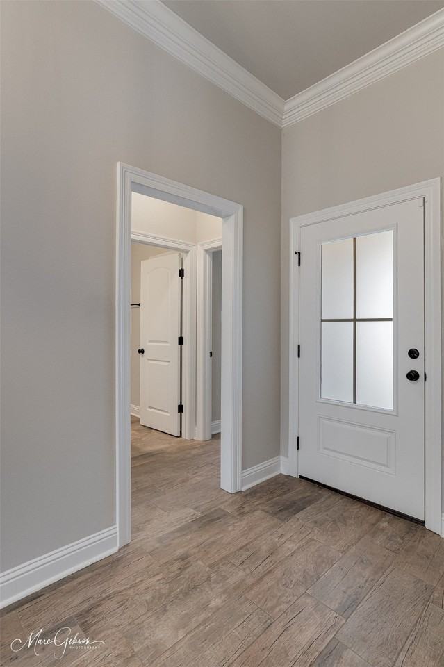 242 Berkshire Pl - Photo 3 of 19