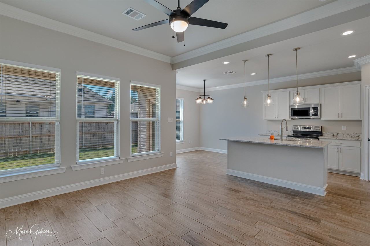 242 Berkshire Pl - Photo 7 of 19