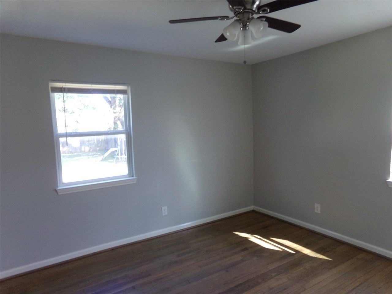 1237 Sleepy Hollow Dr - Photo 5 of 6