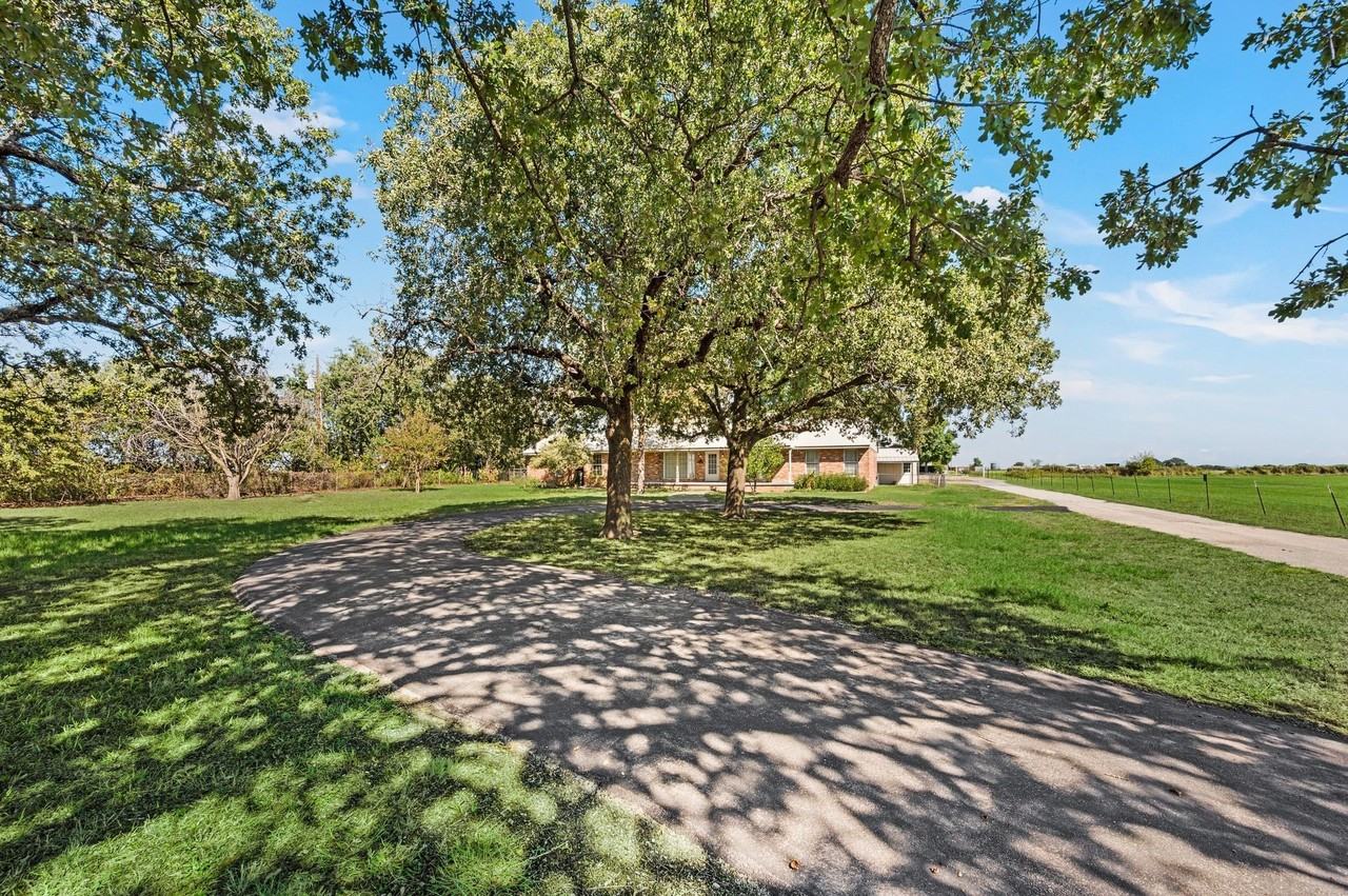 4101 Tolar Hwy - Photo 4 of 30
