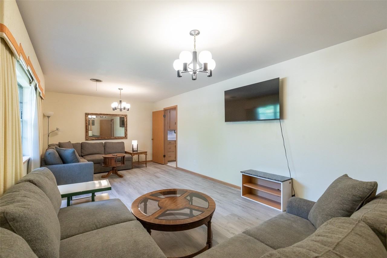 2609 Madison Ave - Photo 3 of 40