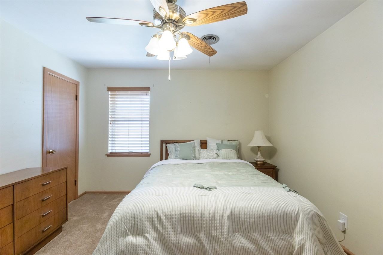 2609 Madison Ave - Photo 4 of 40