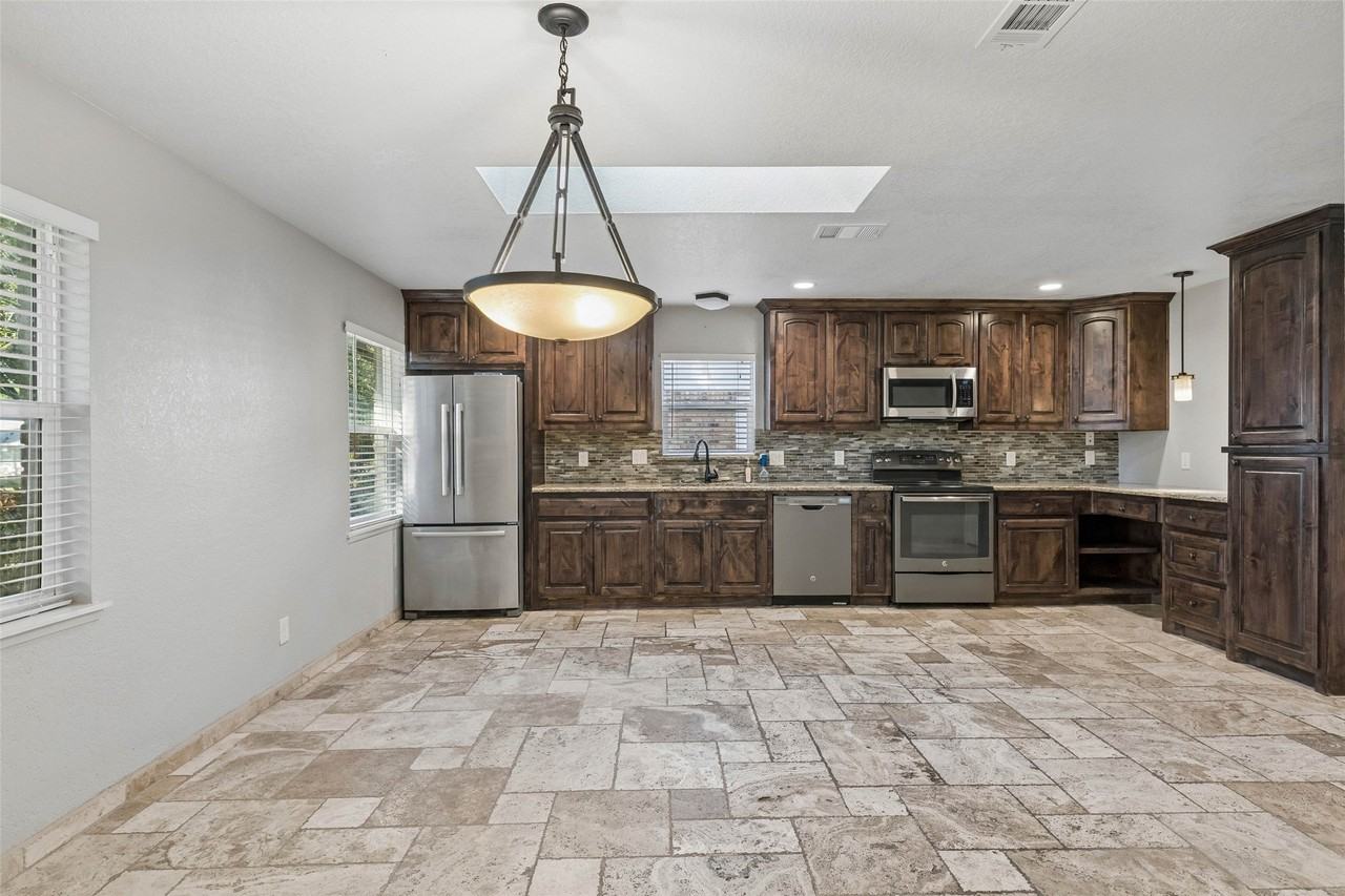 921 Harvest Glen Dr - Photo 6 of 32