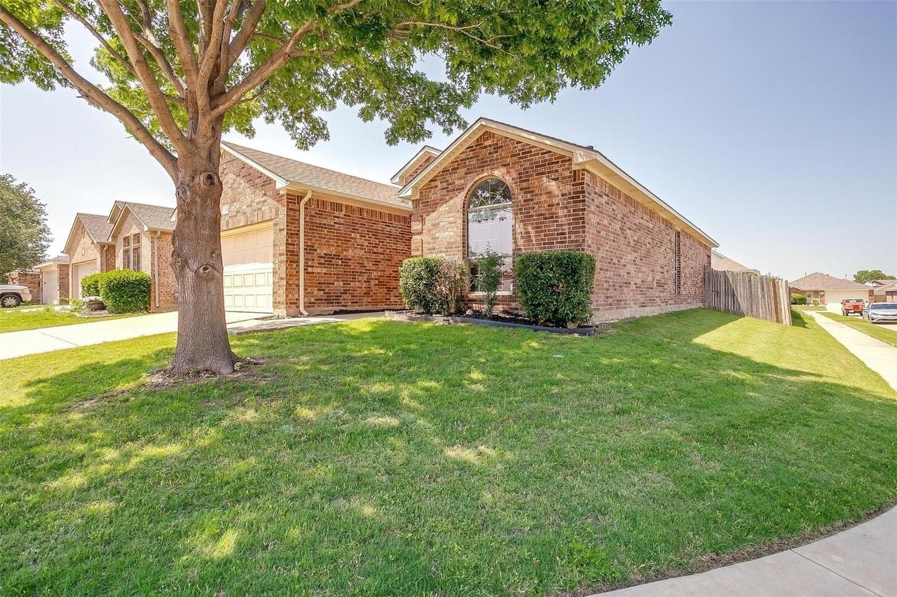 1136 Roping Reins Way - Photo 2 of 30