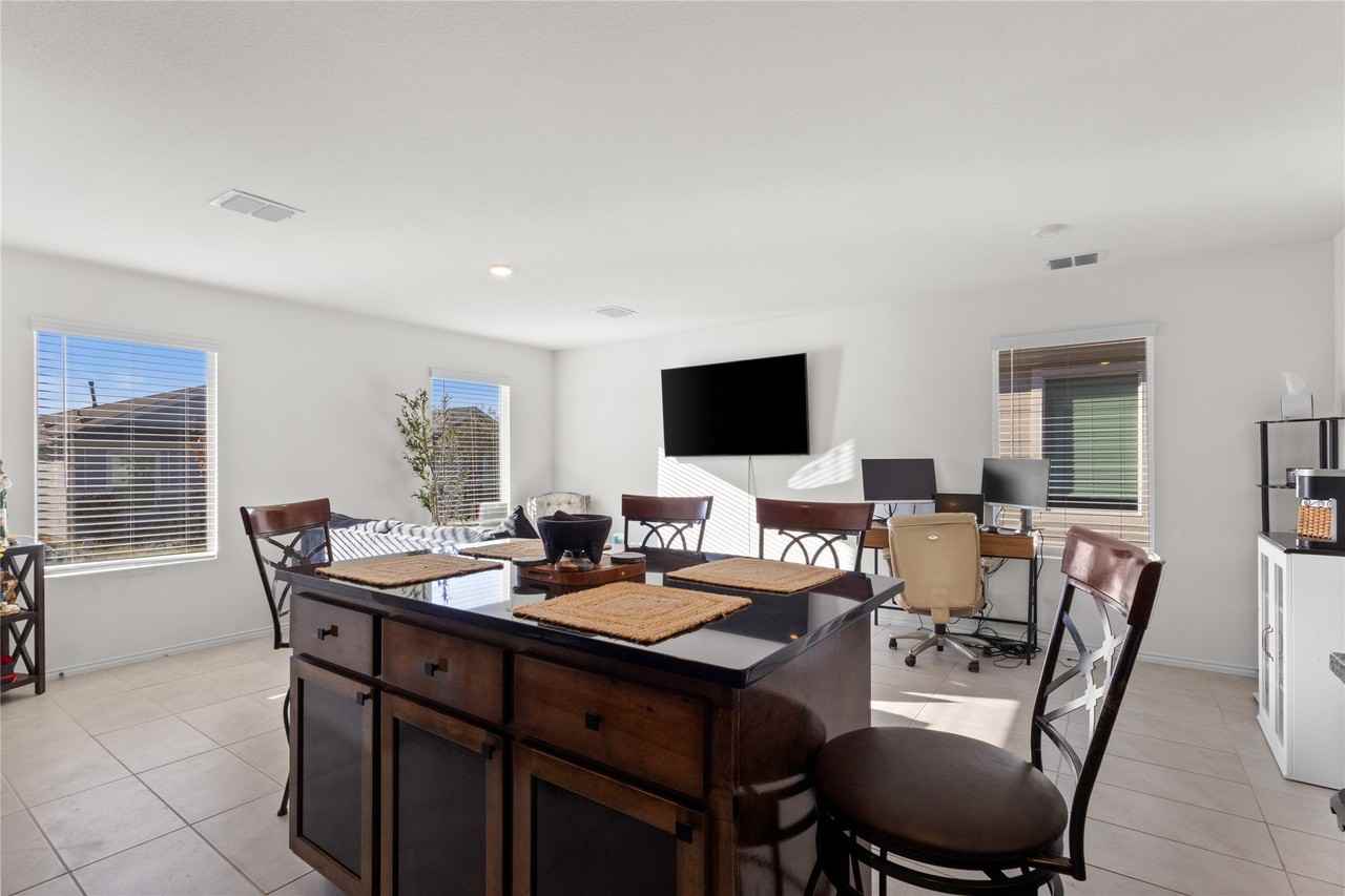 451 Eagle Wind Way - Photo 7 of 17