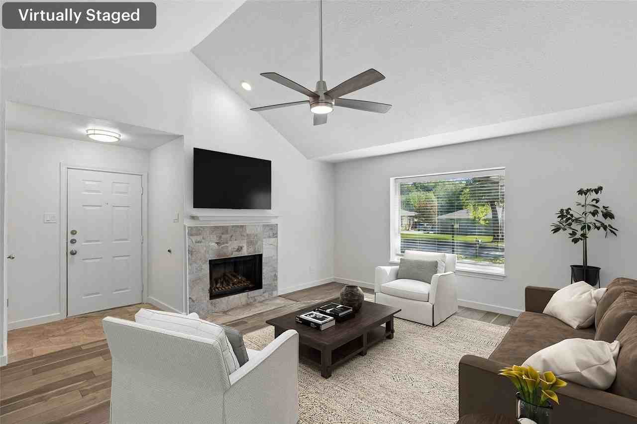 3307 Foxboro Dr - Photo 4 of 33